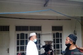 Ayah ZA  enggan memberikan komentar