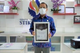 ITB STIKOM Bali terima anugerah pendidikan Indonesia 2021 dari ISAA