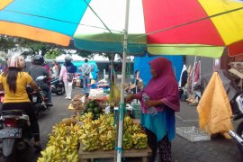 DPRD dukung Pemkot Ternate tertibkan PKL di pasar Higenis dan Barito
