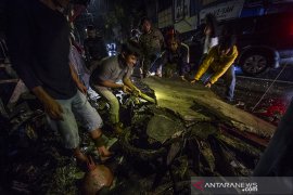Dinding Bangunan Di Kawasan Pasar Ujung Murung
