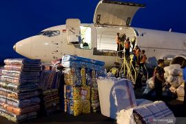 Bantuan logistik untuk korban banjir NTT