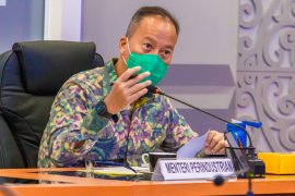 Menperin mengungkap peranan strategis perempuan dalam kemajuan IKM