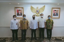 Banjarbaru Mayor meets Sports Minister to prepare a new stadium