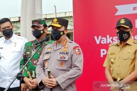 Kapolri dan Panglima TNI pantau pelayanan vaksinasi COVID-19 di Medan