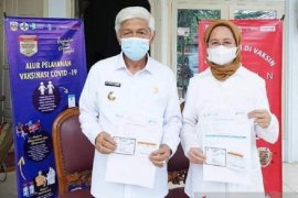 Untuk ini, para lansia diajak Wabup Dharmasraya