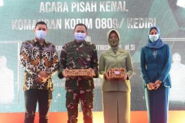 Wali Kota Kediri hadiri pisah sambut Dandim 0809