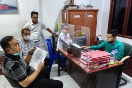 Epyardi Asda laporkan mantan Bupati Solok ke Polres Solok Kota