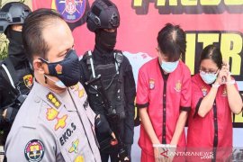 Polda Kalteng tangkap Pasutri penipu uang PT LSM di Manado
