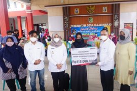 INKA salurkan bantuan modal untuk UMKM di Banyuwangi