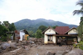 Tinjau NTT, Panglima dan Kapolri fokuskan evakuasi korban dan kirim bantuan