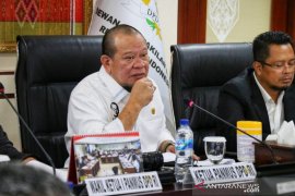 Terancam defisit, Ketua DPD RI minta pemerintah siapkan skema baru datangkan vaksin Covid-19