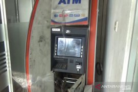 Komplotan bandit "pengganjal" ATM tertangkap tangan saat beraksi