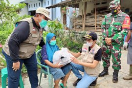 Wabup Trenggalek pastikan semua korban gempa dapat bantuan.