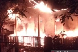 Penghuni sedang shalat tarawih, satu rumah hangus terbakar di Aceh Jaya