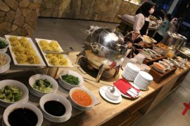 MUI: makan sahur dan iftar secukupnya agar sampah sisa makanan tak menumpuk