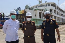 Kantor Bea Cukai Gresik gagalkan penyelundupan kapal roro