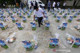 Distribusi  Bantuan Sembako Muslim Eropa