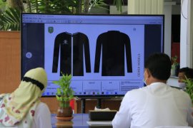 Disbudparpora Kota Madiun perkenalkan desain seragam khas "Kota Pendekar"