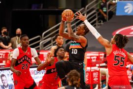 San Antonio Spurs benamkan Sacramento Kings