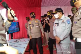 Kakorlantas tinjau Gerbang Tol Cileunyi siapkan sekat pemudik Lebaran