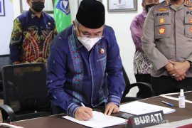 MoU Pemkab HSS dan Polda Kalsel untuk rekrutmen proaktif Bintara Polri