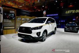 Kijang Innova edisi 50 tahun Toyota habis terjual hanya dalam 1 jam