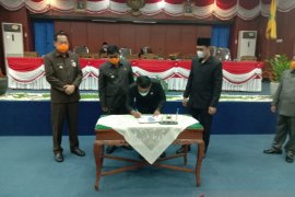 DPRD Belitung sahkan tiga raperda menjadi peraturan daerah