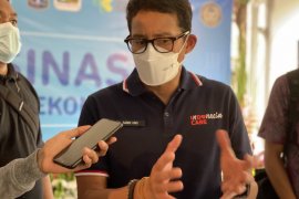 Menparekraf Sandiaga Uno "kick off" program vaksinasi pelaku ekraf di Jakarta