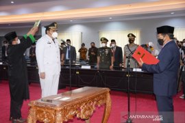 Gubenur Sulteng minta Penjabat Bupati Touna optimalkan program vaksinasi