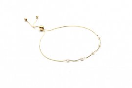 Perhiasan bisa jadi ide THR untuk wanita