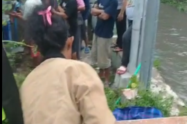 Seorang  anak meninggal terserempet kereta di Kediri