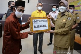 Bupati kembali bagikan bantuan untuk masjid pada Safari Ramadhan 1442 Hijriyah