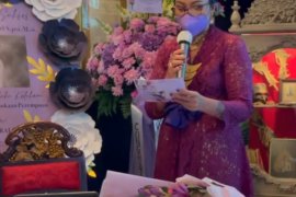 Dwi Prihandini luncurkan buku "Kedukaan" di Hari Kartini