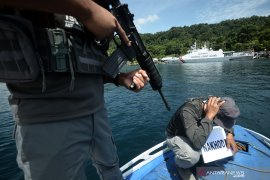 LATIHAN OPERASI KESELAMATAN DAN KEAMANAN LAUT BAKAMLA Page 8 Small