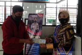 Hari Kartini, Polwan Polres Bener Meriah kenakan pakaian adat Gayo