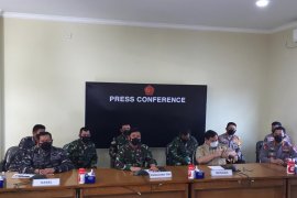 Kasal: tumpahan minyak diduga karena tangki KRI Nanggala-402 bocor (video)