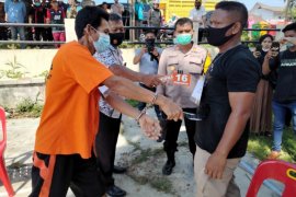 Pelaku pembunuhan Rico Rampati peragakan 28 adegan rekonstruksi