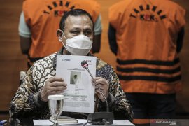 Penyidik Stepanus Robin dilaporkan pula  ke Dewas KPK