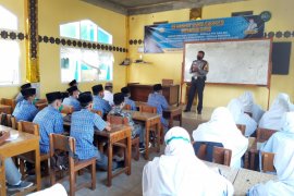 Menangkal paham radikalisme dan terorisme ala Bripka Okriadi