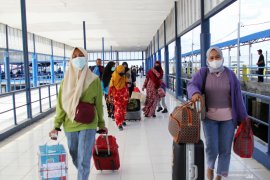 Pemudik lokal antarpulau di Kepri wajib lakukan  tes cepat