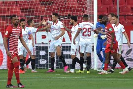 Menang 2-1 atas Granada, Sevilla dalam persaingan gelar La Liga