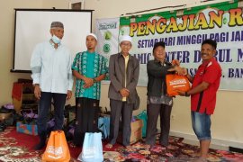 Yayasan Dangsanak Kita serahkan ratusan sembako Ramadhan untuk muallaf Meratus