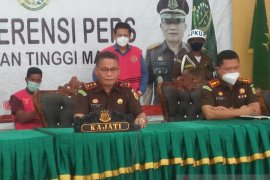 Kejari Buru tahan dua tersangka dugaan korupsi PLTMG Namlea