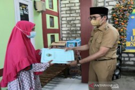 Bupati Abdul Latif takziah ke keluarga awak KRI Nanggala di Bangkalan