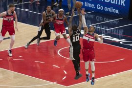 DeRozan pimpin Spurs hentikan kemenangan Wizards