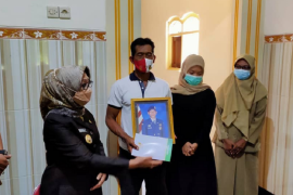 Bupati Jombang  pimpin doa untuk kru KRI Nanggala-402