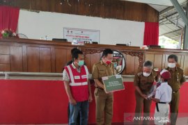 Bupati apresiasi Alfamart peduli pendidikan di Minsel