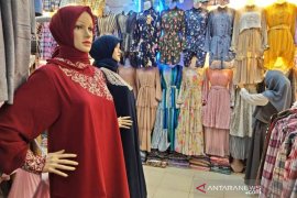 Tren busana muslim model Korea dan Malaysia diminati milenial Meulaboh