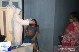 RS Bhayangkara Jambi gelar swab bagi warga zona merah COVID-19