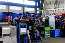 Alumni Kartu Prakerja dapat penawaran KUR super mikro